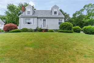 55 Douglas Ave, Portsmouth, RI 02871 - Photo 5