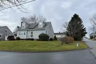 55 Douglas Ave, Portsmouth, RI 02871 - Photo 3