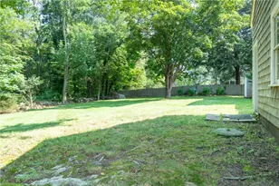 48 Pleasant St, Portsmouth, RI 02871 - Photo 5