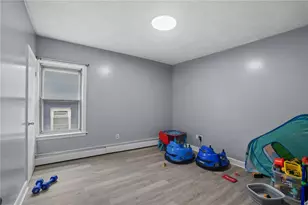 54 Jefferson Ave, Pawtucket, RI 02860 - Photo 9