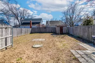 28 Fulton St, Warwick, RI 02889 - Photo 21