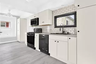 28 Fulton St, Warwick, RI 02889 - Photo 13