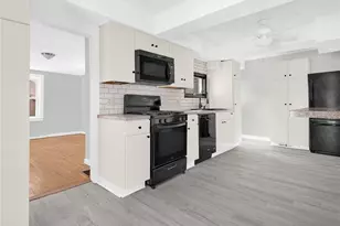 28 Fulton St, Warwick, RI 02889 - Photo 11