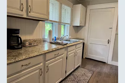 9 Rockland Street, Narragansett, RI 02882 - Photo 3