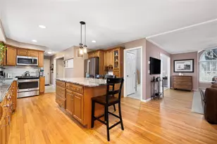 33 Old Meadow Ln, Cumberland, RI 02864 - Photo 9