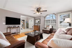 33 Old Meadow Ln, Cumberland, RI 02864 - Photo 3