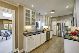 470 Cole Ave, Providence, RI 02906 - Photo 11