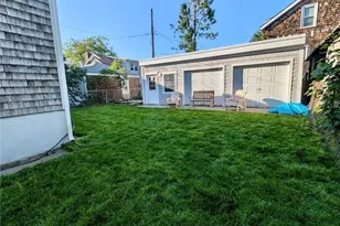 18 Bedlow Ave, Newport, RI 02840 - Photo 15