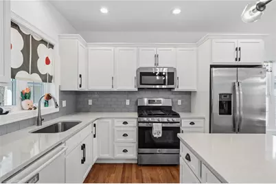 43 Somerset Circle, North Kingstown, RI 02852 - Photo 9