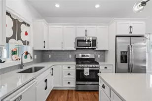 43 Somerset Cir, North Kingstown, RI 02852 - Photo 9