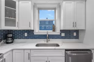 10 Braman St, Newport, RI 02840 - Photo 17