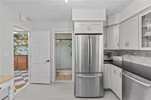 10 Brightridge Ave, East Providence, RI 02914 - Photo 15