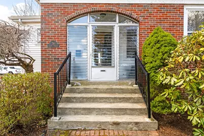 38 Trinity Parkway, Providence, RI 02908 - Photo 3