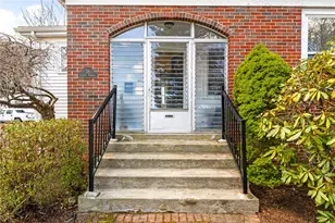 38 Trinity Pkwy, Providence, RI 02908 - Photo 3