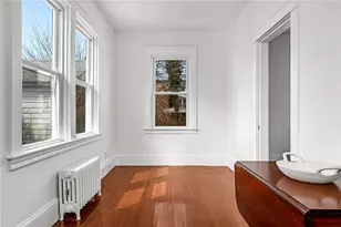 38 Trinity Pkwy, Providence, RI 02908 - Photo 17