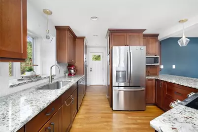 581 Middle Road, Portsmouth, RI 02871 - Photo 5