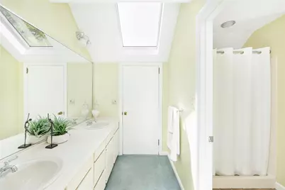 581 Middle Road, Portsmouth, RI 02871 - Photo 17