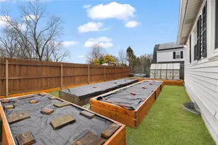 20 Cleveland St, West Warwick, RI 02893 - Photo 27