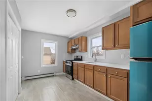 35 Central St, Lincoln, RI 02838 - Photo 3