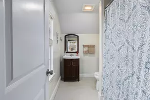 230 Marlborough St, East Greenwich, RI 02818 - Photo 37