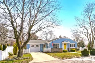 4 Meadowcrest Dr, Cumberland, RI 02864 - Photo 1
