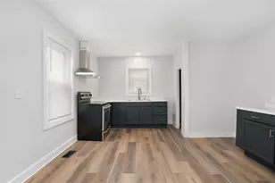 49 Oak St, Cranston, RI 02910 - Photo 5