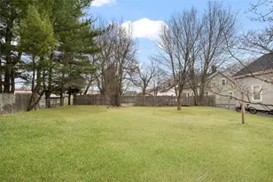 49 Oak St, Cranston, RI 02910 - Photo 33