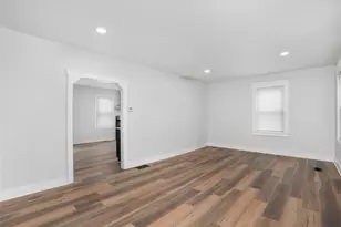 49 Oak St, Cranston, RI 02910 - Photo 9