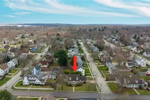 46 N Country Club Dr, Warwick, RI 02888 - Photo 5