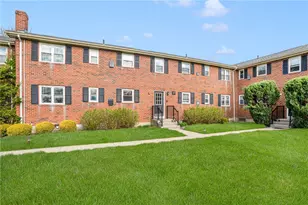 70 Carroll Ave, Newport, RI 02840 - Photo 25