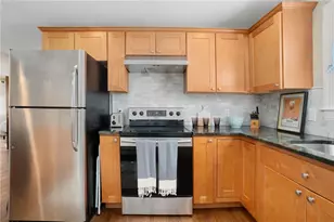 70 Carroll Ave, Newport, RI 02840 - Photo 9