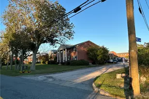 70 Carroll Ave, Newport, RI 02840 - Photo 21