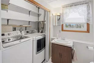 44 Village Ave, Cranston, RI 02920 - Photo 37