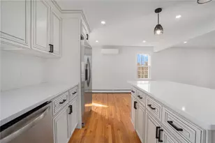 103 Gossets Turn Dr, Middletown, RI 02842 - Photo 9