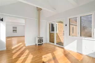 103 Gossets Turn Dr, Middletown, RI 02842 - Photo 7