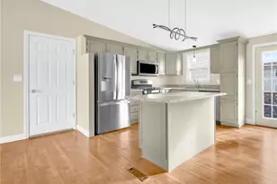 20 Killey Ave, Warwick, RI 02889 - Photo 5