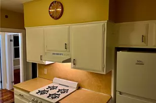 121 Rutherglen Ave, Providence, RI 02907 - Photo 13