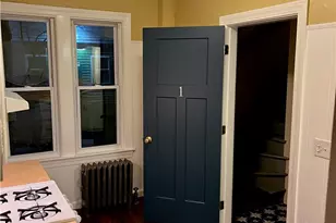 121 Rutherglen Ave, Providence, RI 02907 - Photo 15