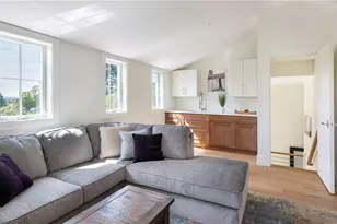 2040 E Main Rd, Portsmouth, RI 02871 - Photo 23