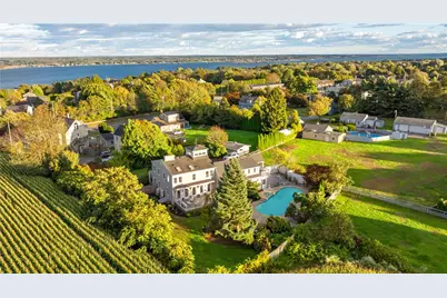 2040 East Main Road, Portsmouth, RI 02871 - Photo 3