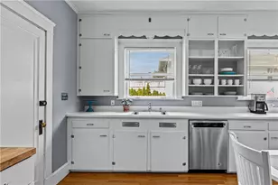 75 Ayrault St, Newport, RI 02840 - Photo 9