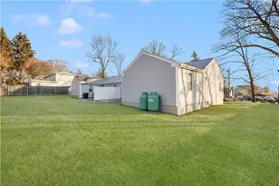 8 Deluca St, Johnston, RI 02919 - Photo 29