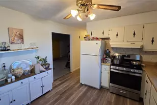 4 Heritage Cir, Johnston, RI 02919 - Photo 7