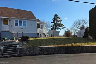 4 Heritage Cir, Johnston, RI 02919 - Photo 3