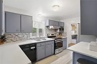 220 Heritage Rd, North Kingstown, RI 02852 - Photo 17