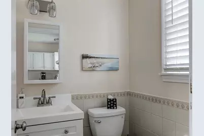 27 Thames Street, Newport, RI 02840 - Photo 15