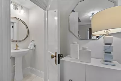 68 Roseneath Avenue, Newport, RI 02840 - Photo 5