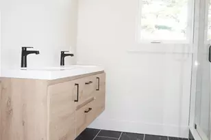 152 Colonial Rd, Providence, RI 02906 - Photo 33