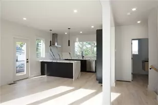 152 Colonial Rd, Providence, RI 02906 - Photo 11