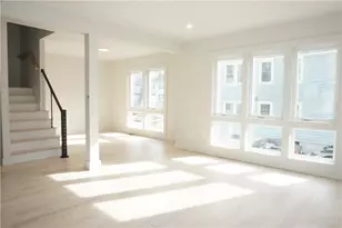 152 Colonial Rd, Providence, RI 02906 - Photo 21